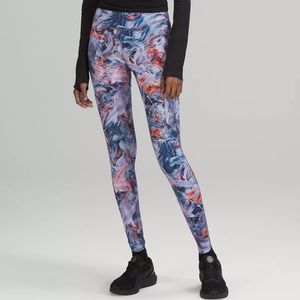 Lululemon Base Pace HR Tight 28" Brushed leggings.